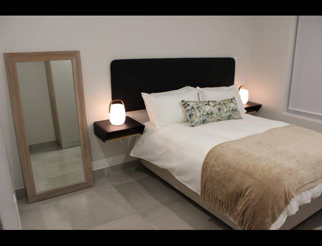 2 BEDROOM APARTMENT TO LET IN GEORGE CENTRAL